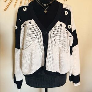 Vintage Crooped Button Knit